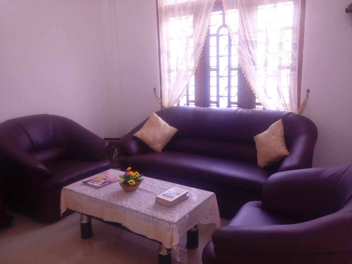 Pubudu'S Villa Hikkaduwa Buitenkant foto
